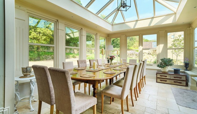 SPACIOUS LUXURY VICTORIAN COUNTRY HOUSE, STUNNING VIEWS NEAR BATH, Local Pub,