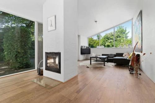 Spacious Luxury Villa Apartment - Two Bedrooms