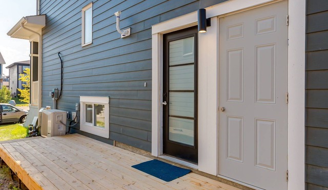 Spacious Mahogany Retreat | 3 Bedrooms + 2 Baths