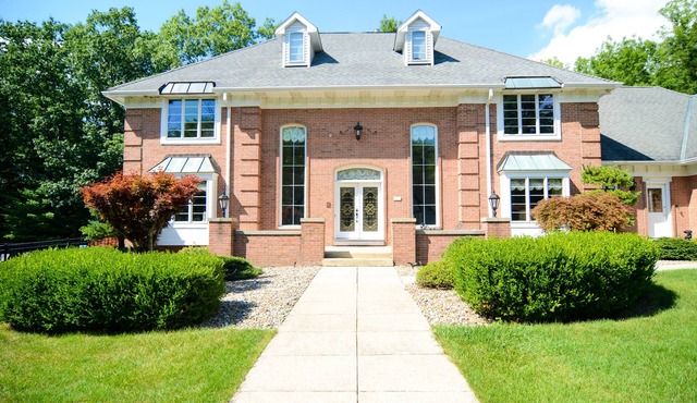 Spacious mansion with Pool Movie Theater Hot Tub near ski resort national park.