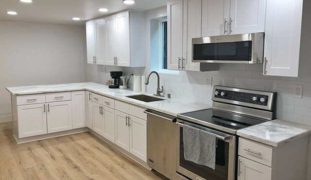 Spacious Maple Leaf Guest Suite