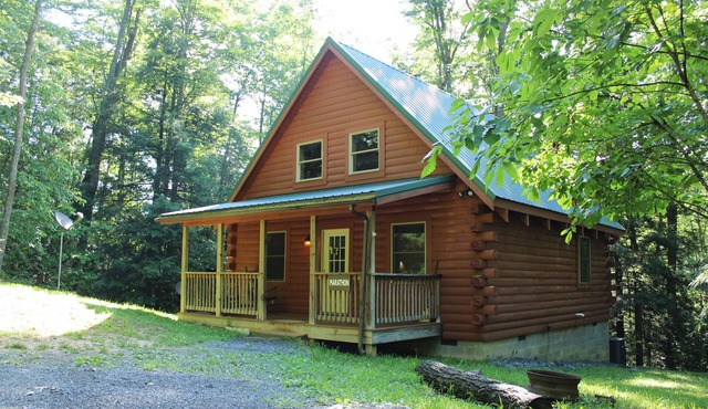 Spacious Marathon Cabin located in New River Area