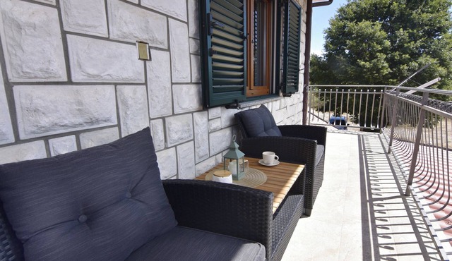 Spacious Maria apartment in quiet village near Umag