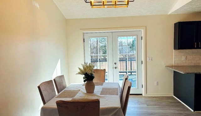 Spacious Martinsburg Ranch family friendly home. Near Hospital, I-81 & Downtown.