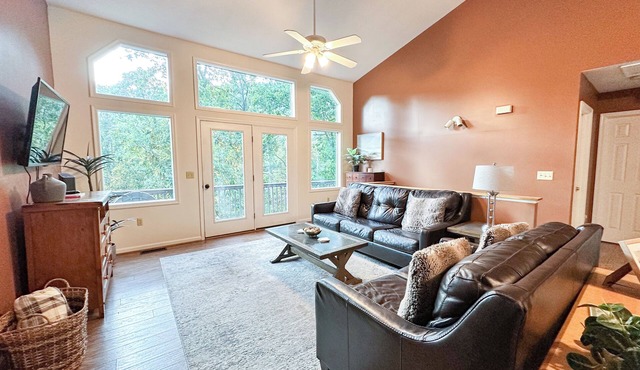 Spacious Massanutten Chalet - Minutes from Slopes, Trails, & Wineries