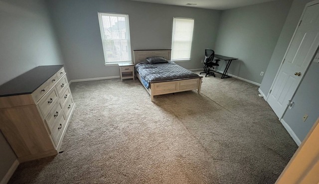 Spacious Master Bedroom in a Conveniently Located Townhome in Odenton