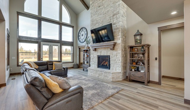 Spacious McCall Home w/Private Lake Access!