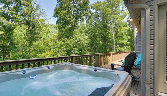 Spacious McGaheysville Home: Hot Tub & Pool Table!