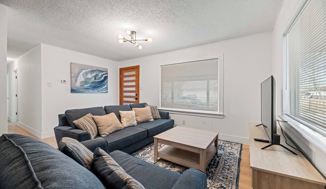 Spacious McKinney Bungalow- Where Space Meets Grace in the Heart of McKinney