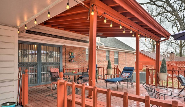 Spacious Memphis Home - Walk to Graceland