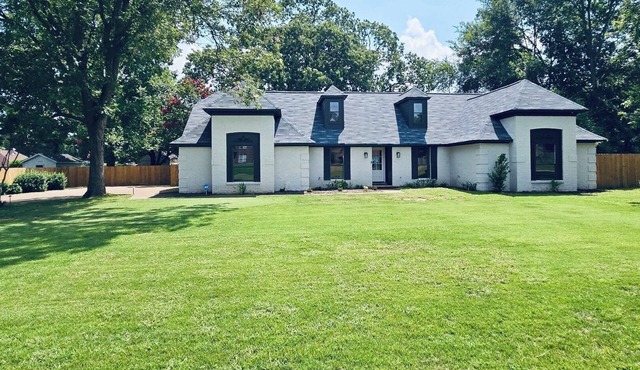 Spacious Memphis Stay w/Foosball Table, Games & Movie Nights