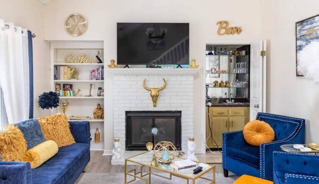 Spacious Memphis Townhouse - Perfect for Families, Groups & Remote Work!