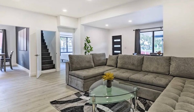 Spacious Miami Getaway ~ 8 Mi to South Beach!