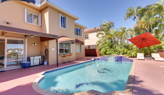 Spacious Miami Retreat w/Grill, Pool & Dock!