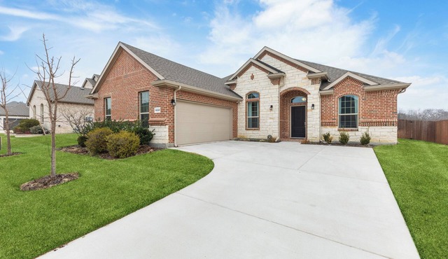 Spacious Midlothian Home + Outdoor Close To DFW,