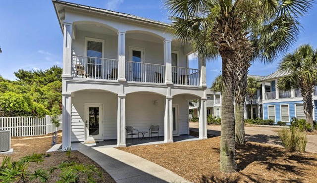 Spacious Miramar Beach Cottage with Beach Access!