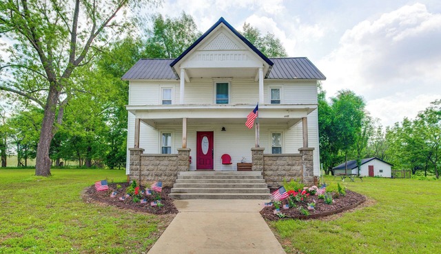 Spacious Missouri Vacation Rental w/Fire Pit!
