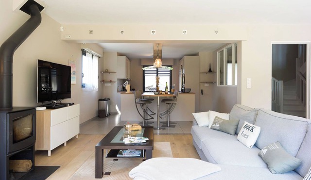 Spacious & Modern Villa, Close to the Beaches