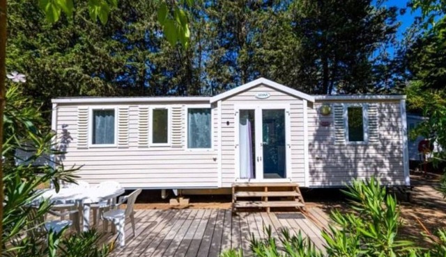 Spacious mobile home for 8 people in Montblanc