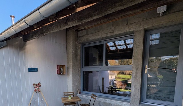 Spacious modern lodge in the Ognon Valley