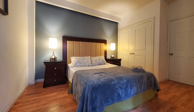 Spacious & modern 1 bedroom apartment by the bullring