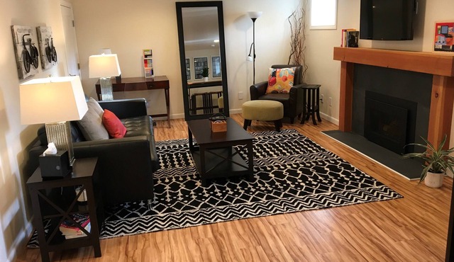 Spacious & Modern 1 Bedroom Bryant Retreat Near UW