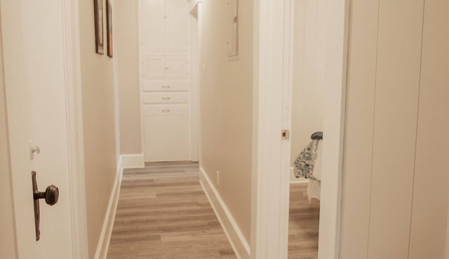 Spacious Modern 1bd/1bth Mins Downtown Anderson