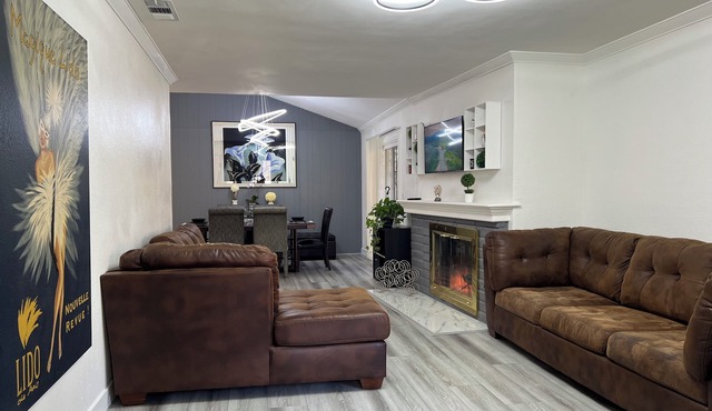 Spacious, Modern, 2 Bedroom 2 Bathroom House