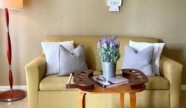 Spacious Modern 2 Bedroom Apartment Great location for Galveston, Kemah, Fishing