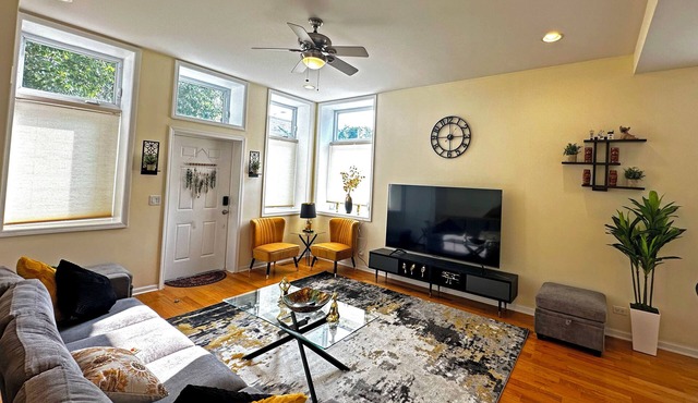 Spacious & Modern 3BD/2BA Home- Garage Parking!