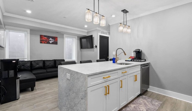 Spacious &Modern 3BRCondo Near FloridaAve Hotspots
