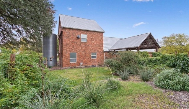 Spacious modern 4 bedroom house -downtown Waco near Silo District