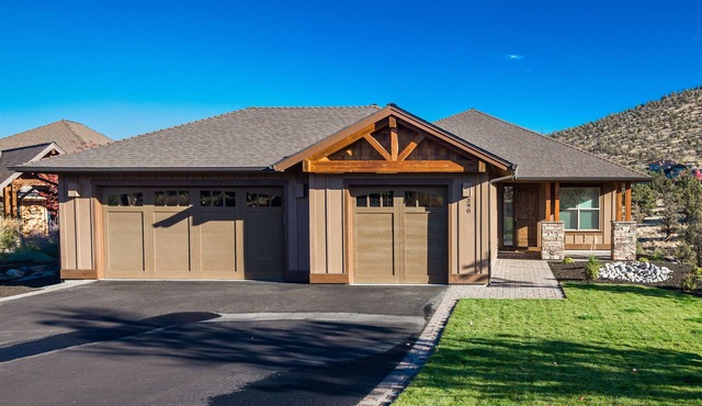 Spacious & Modern 5BDR Retreat on Vista Rim
