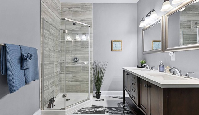 Spacious Modern 5BR Home Near Downtown St. Louis