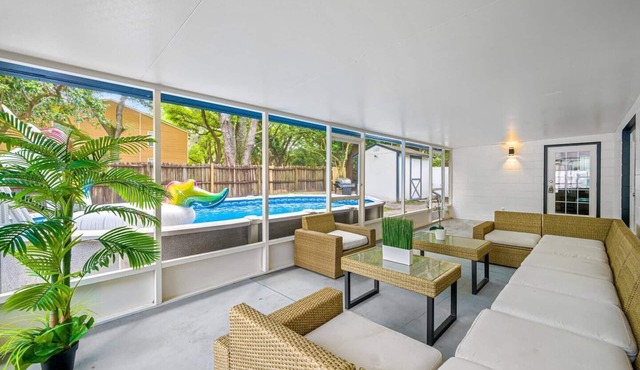 Spacious, Modern and Fully Updated Gorgeous Home