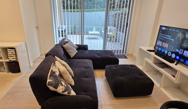 Spacious Modern Apartment with Private Garden