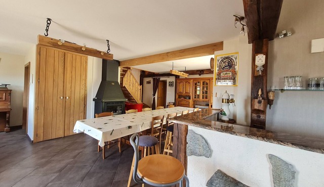 Spacious modern cottage, 8 pers, private terrace, pets allowed, WiFi