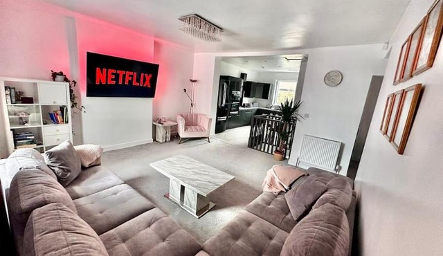 Spacious Modern Duplex Apartment