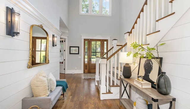 Spacious modern farmhouse perfect for Duke/UNC graduation weekend.