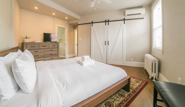 Spacious & Modern Fishtown Home - Sleeps 10!