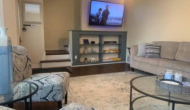 Spacious Modern Getaway Mins From Major Retail