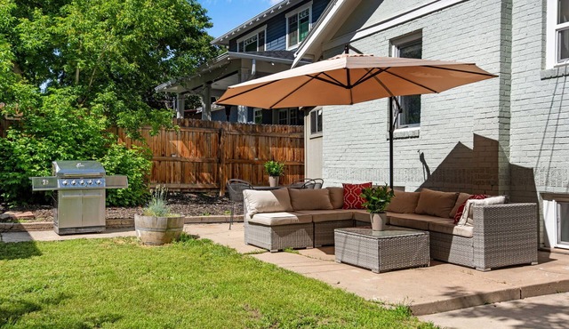 Spacious Modern | Groups |Family |Sloans lake