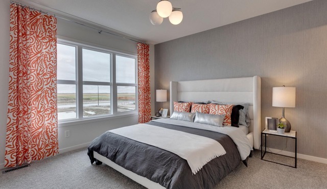 Spacious Modern Home With King Bed & Office