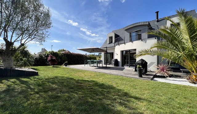 Spacious modern house 5 minutes from Benodet beach