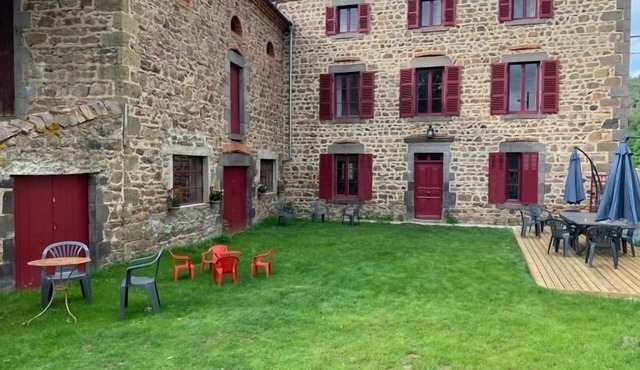 Spacious Modern House with Garden, Terrace & Game Room Near Brioude