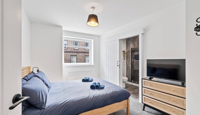 Spacious modern house in town center