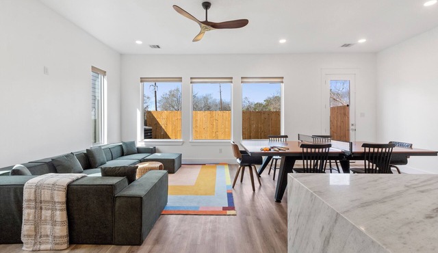 Spacious, modern house with loft, 15 min from Downtown Houston