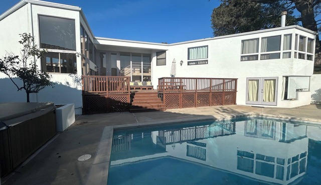 Spacious Modern Oceanview Home in Del Mar, CA