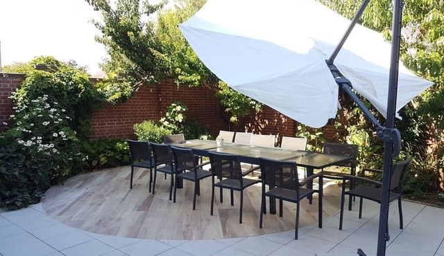 Spacious modern townhouse