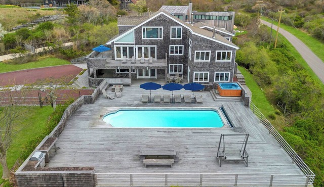 Spacious Montauk Home with Water Views, Private Pool, Perfect for Families,.